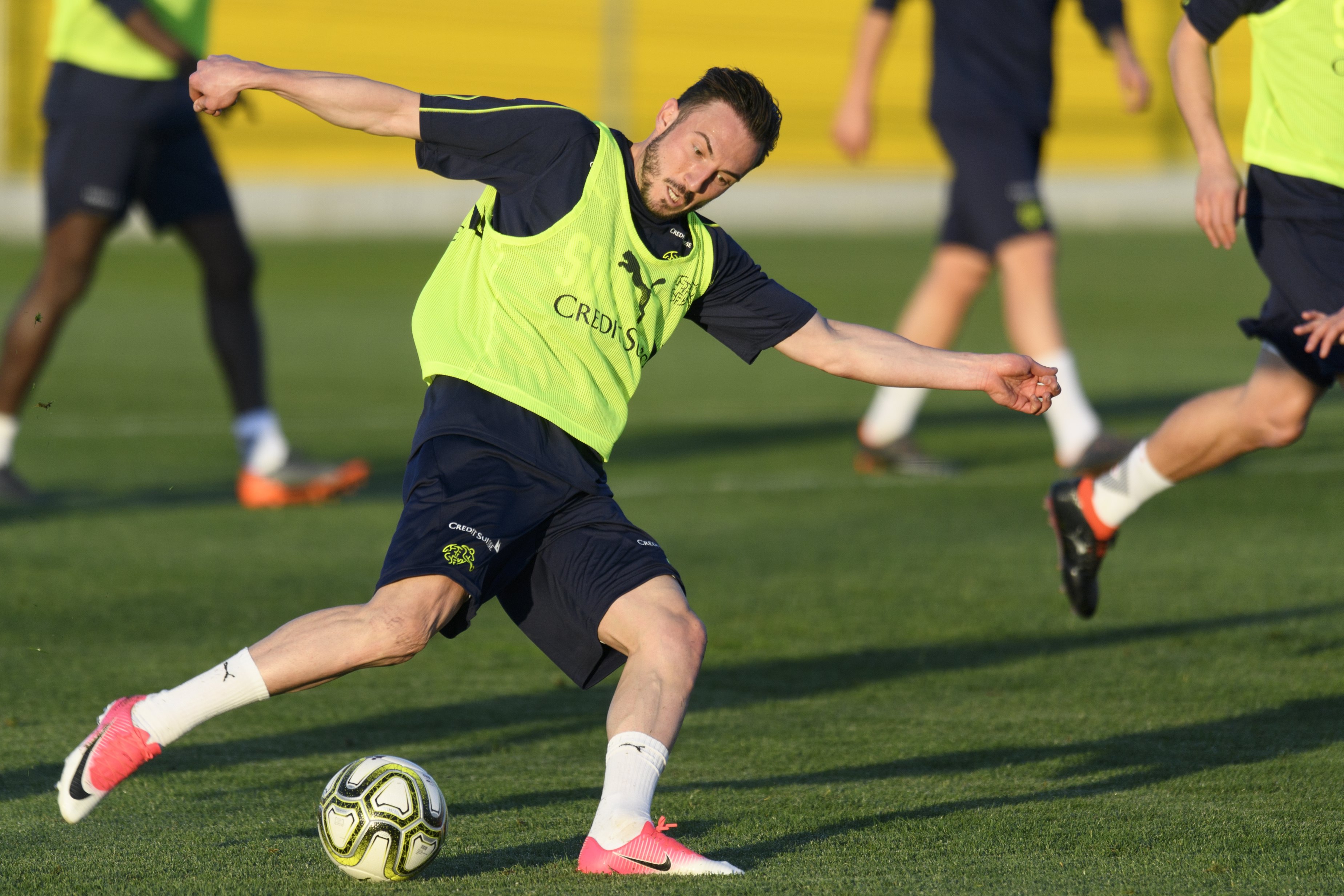 lol下注网站-瑞士球员努力训练，迎战下一场比赛(瑞士球队战绩)