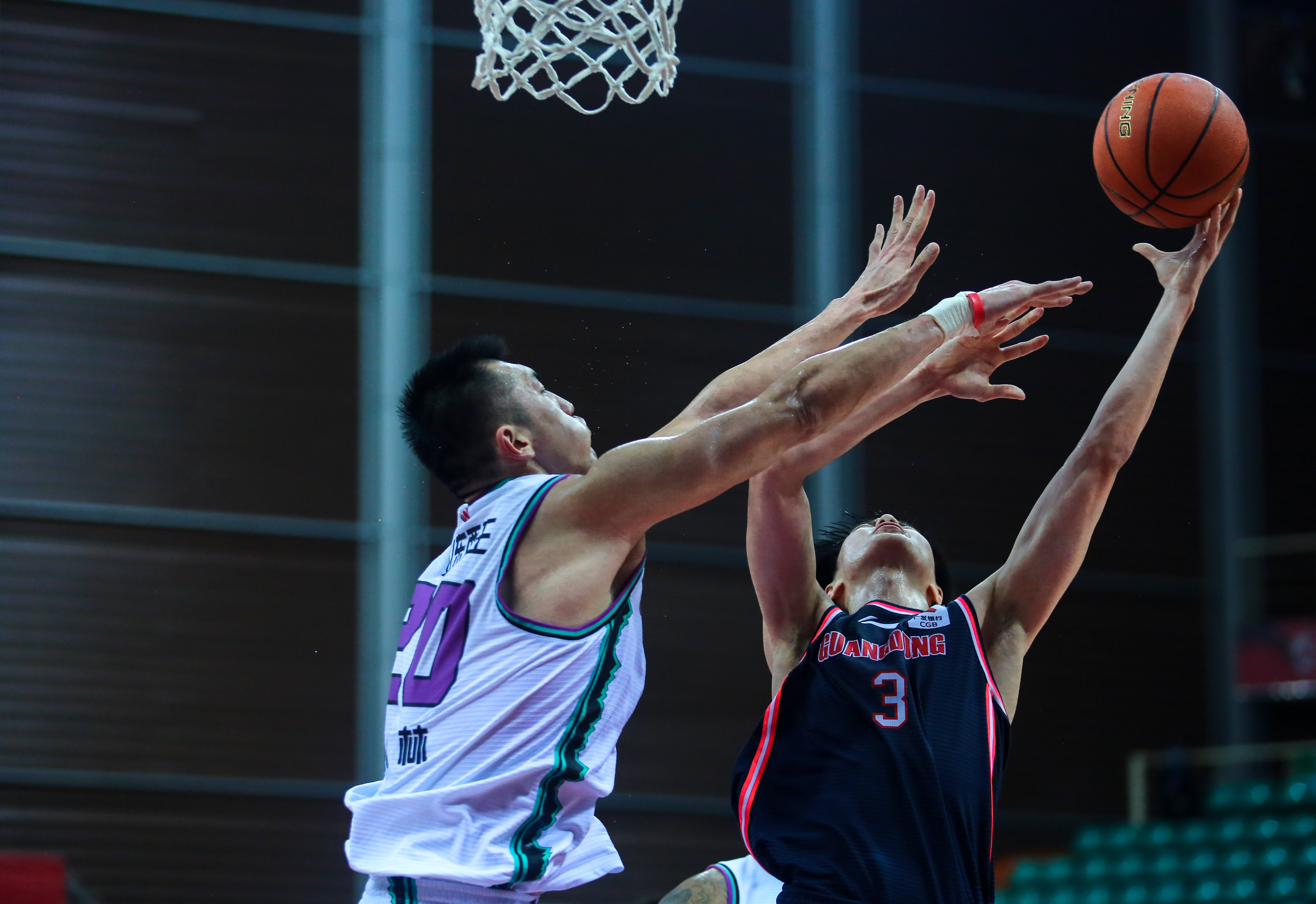 LOL英雄联盟下注平台-关于双方拼尽全力！现场掌声不断震撼人心的信息